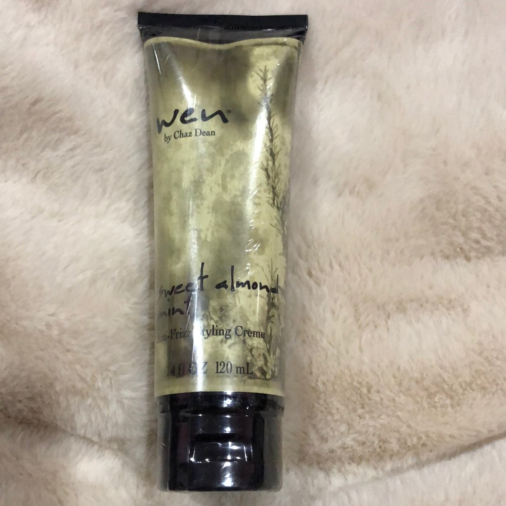 Wen sweet almond mint anti frizz styling cream